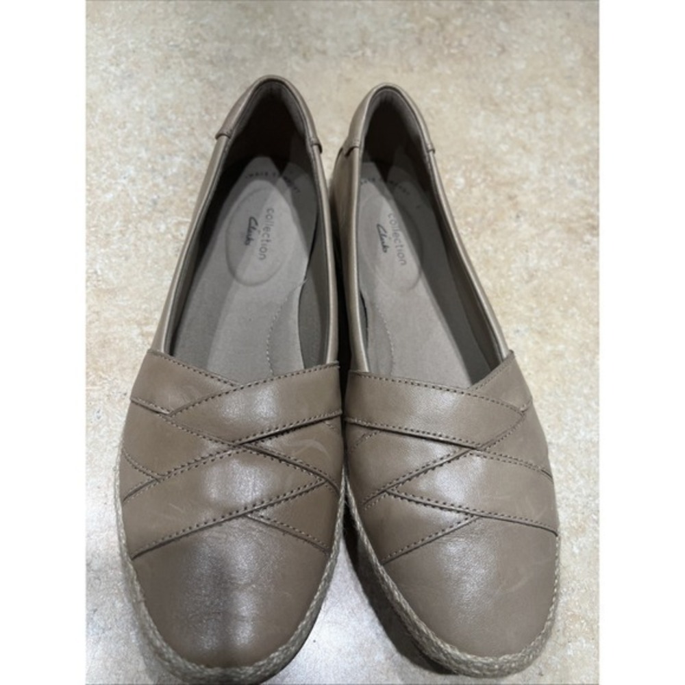 Clarks Collection Women's Leather Slip-On Shoes Size 9M    ‎      633